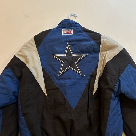Vintage NFL Dallas Cowboys Puffer Jacket - Picture 3 of 3